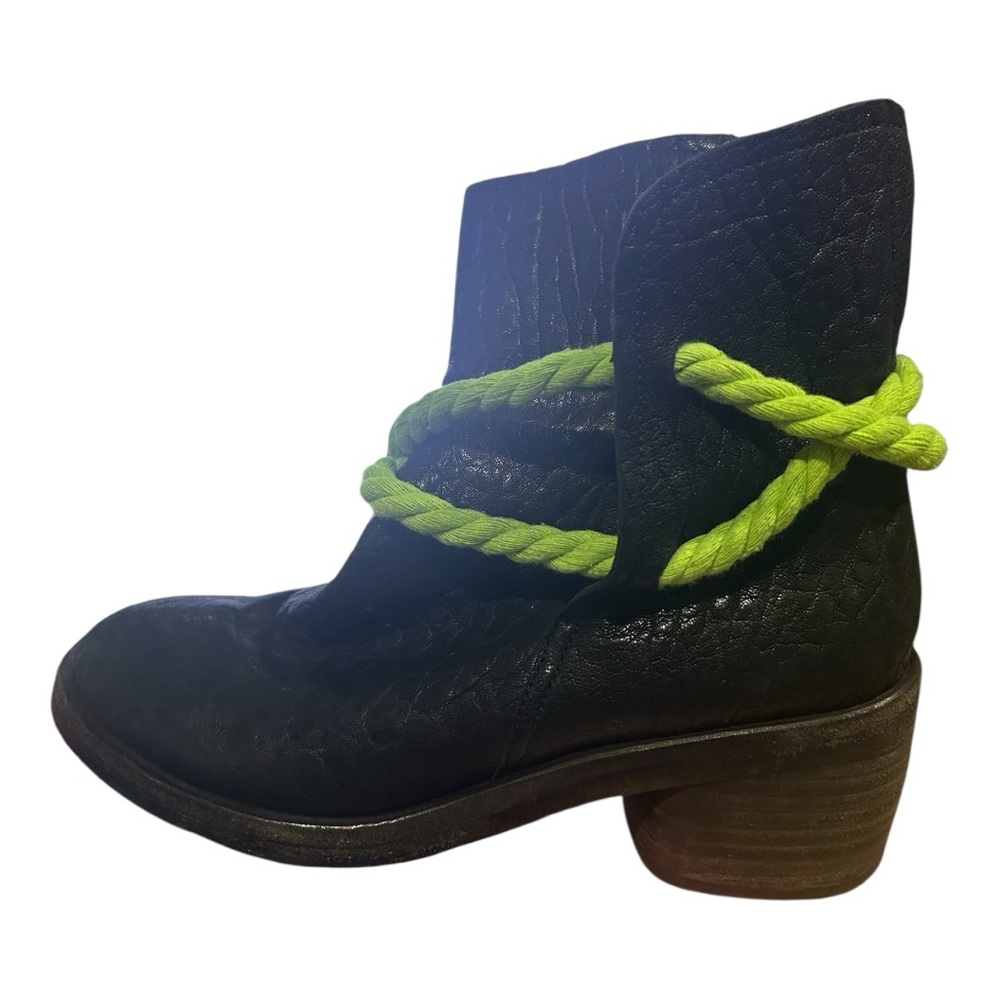 Puro Secrets Black Leather Combat Boots with Neon Green Laces  Womens EU 38